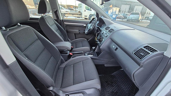 Volkswagen Touran 8 of 15