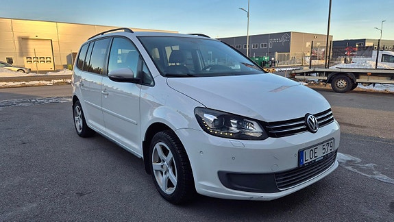 Volkswagen Touran 3 of 5