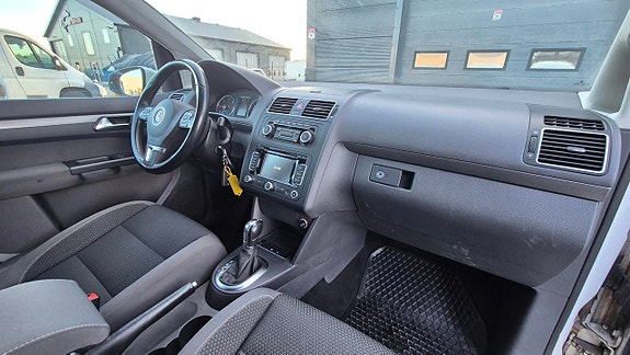 Volkswagen Touran 9 of 15