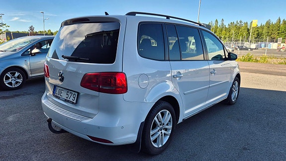 Volkswagen Touran 3 of 5