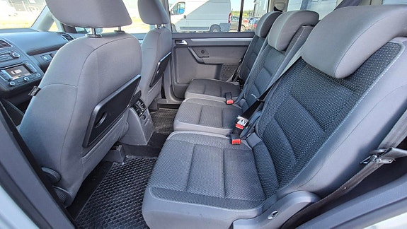 Volkswagen Touran 10 of 15