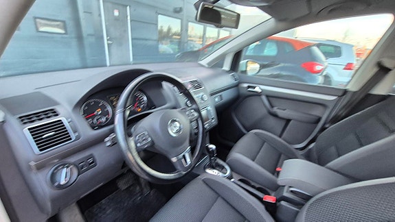 Volkswagen Touran 5 of 5