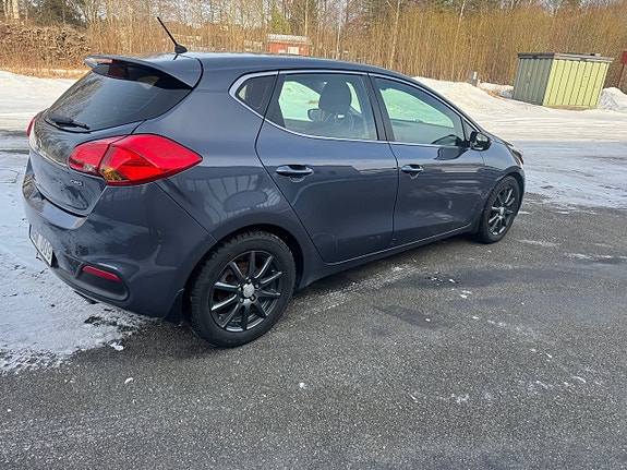 Kia Ceed 4 of 5