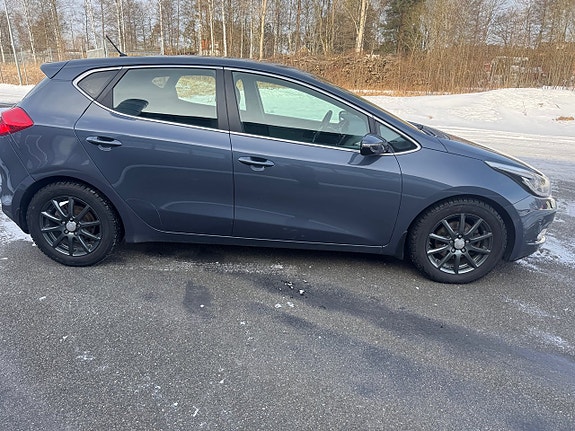 Kia Ceed 3 of 5