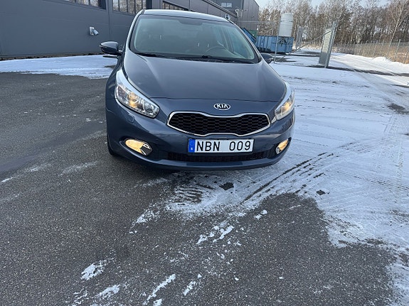 Kia Ceed 2 of 5