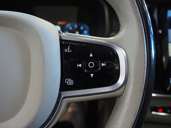 Volvo V90 Cross Country 21 of 26