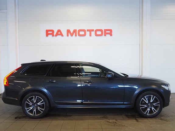 Volvo V90 Cross Country 4 of 5