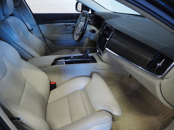 Volvo V90 Cross Country 12 of 26