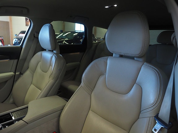 Volvo V90 Cross Country 18 of 26