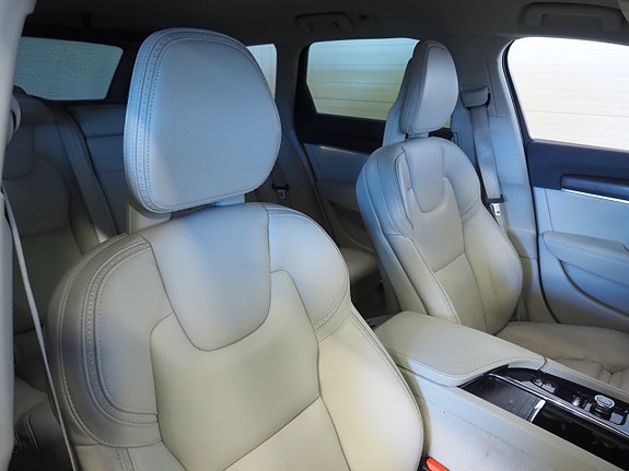 Volvo V90 Cross Country 11 of 26