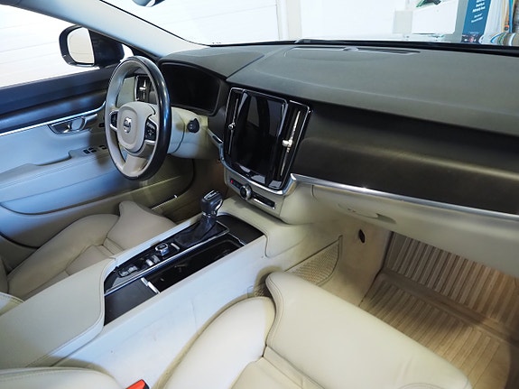 Volvo V90 Cross Country 13 of 26