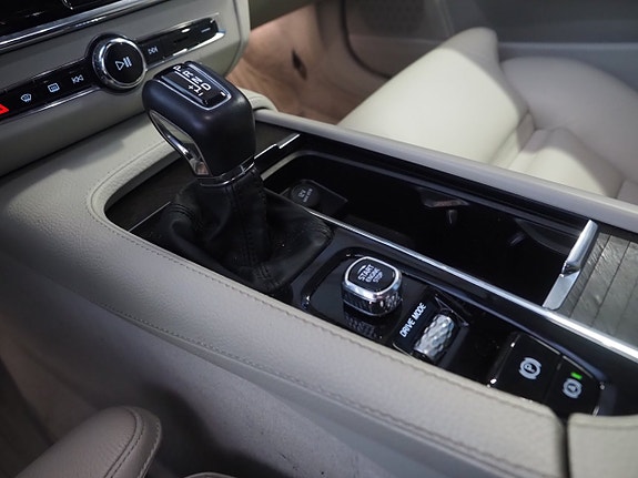 Volvo V90 Cross Country 24 of 26