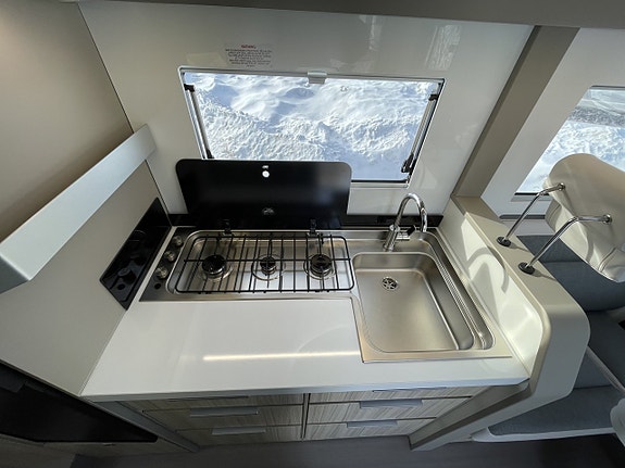 Adria COMPACT DL 60Y - Fiat MultiJet3 140HP (103kW) 35L 10 of 18