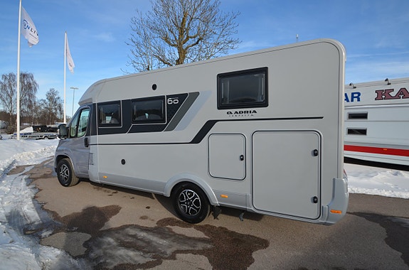 Adria COMPACT DL 60Y - Fiat MultiJet3 140HP (103kW) 35L 2 of 18