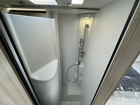 Adria COMPACT DL 60Y - Fiat MultiJet3 140HP (103kW) 35L 14 of 18