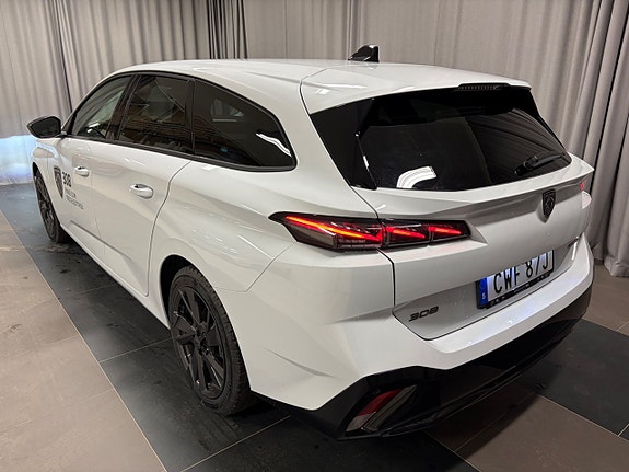 Peugeot 308 SW 3 of 3