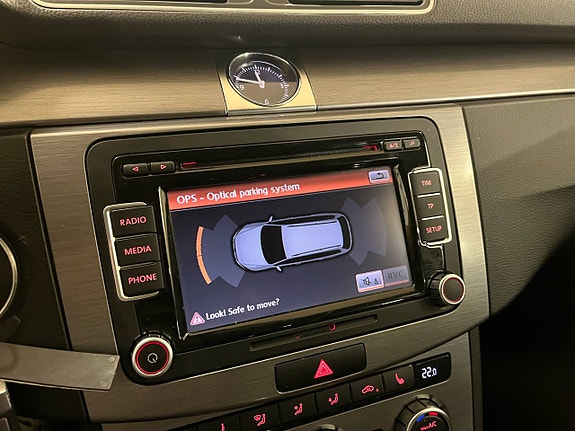 Volkswagen Passat 16 of 20