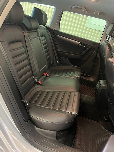 Volkswagen Passat 11 of 20