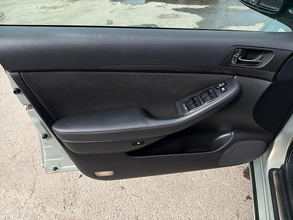 Toyota Avensis 20 of 20