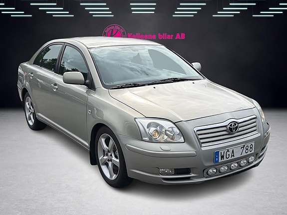 Toyota Avensis 4 of 5