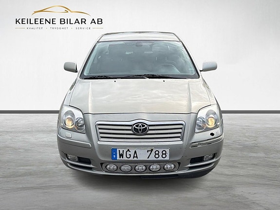 Toyota Avensis 4 of 20