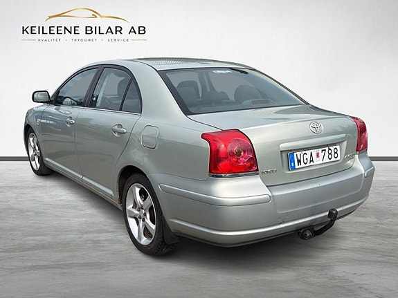 Toyota Avensis 9 of 20