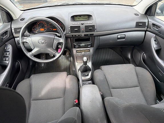 Toyota Avensis 13 of 20