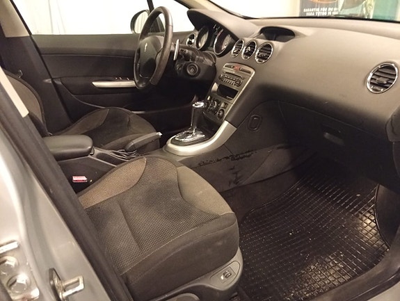 Peugeot 308 7 of 8