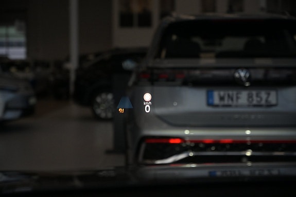 Volkswagen Passat 30 of 30