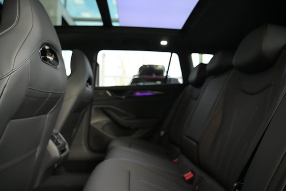 Volkswagen Passat 28 of 30