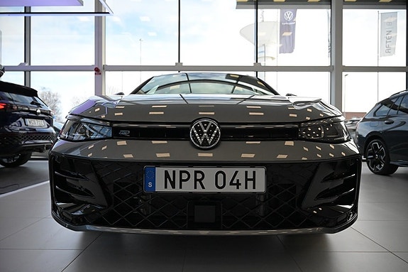 Volkswagen Passat 6 of 30