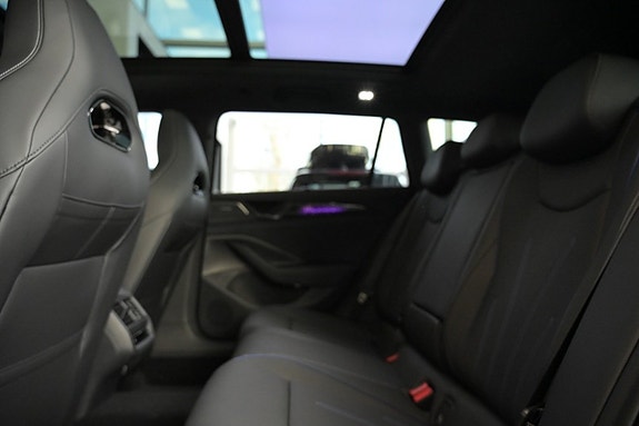 Volkswagen Passat 11 of 30