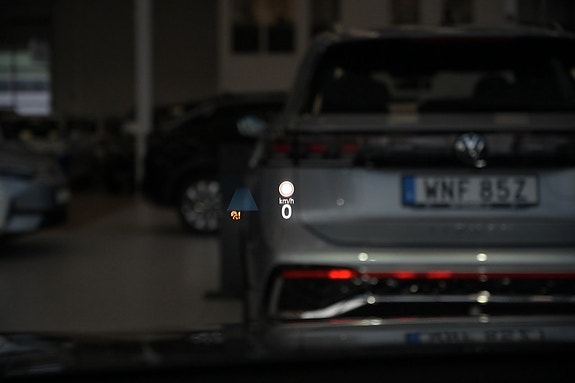 Volkswagen Passat 26 of 30