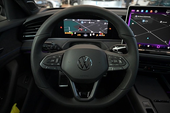 Volkswagen Passat 14 of 30