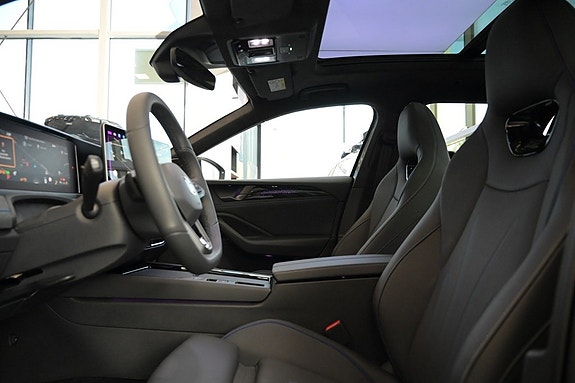 Volkswagen Passat 17 of 30