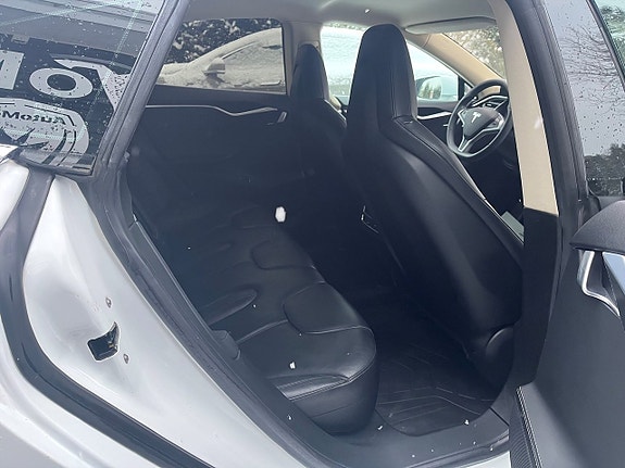 Tesla Model S 13 of 14