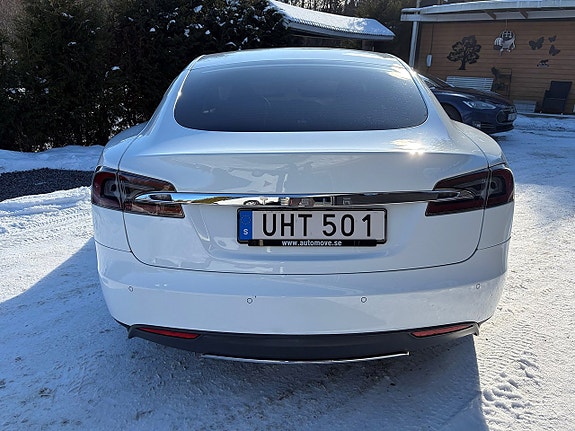 Tesla Model S 7 of 14