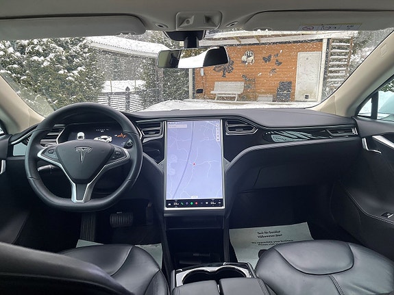 Tesla Model S 11 of 14