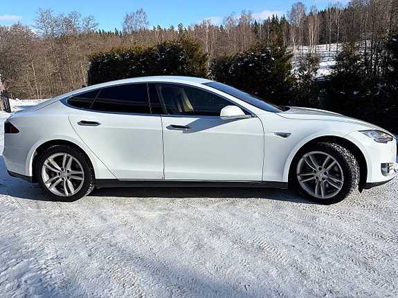Tesla Model S 5 of 5