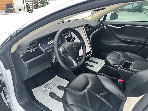 Tesla Model S 10 of 14