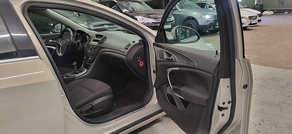Opel Insignia 7 of 16