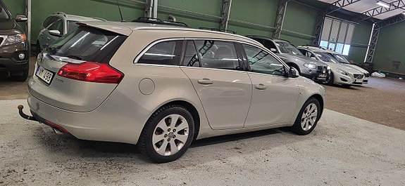 Opel Insignia 3 of 16