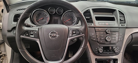 Opel Insignia 12 of 16