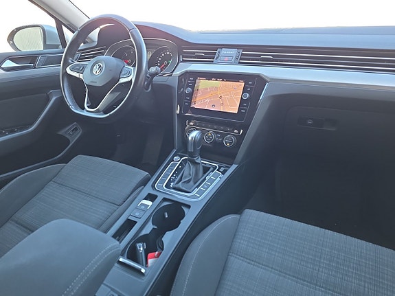 Volkswagen Passat 7 of 14
