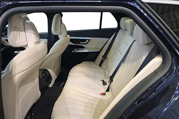 Mercedes-Benz E300 e 10 of 17