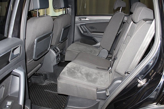 Volkswagen Tiguan Allspace 19 of 23