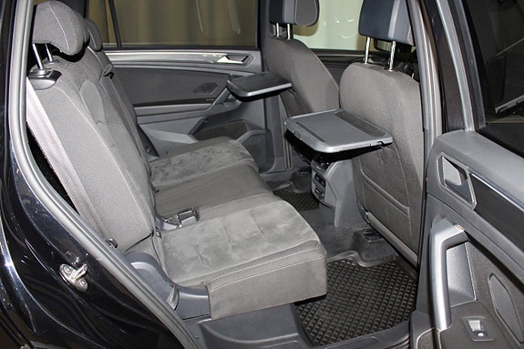 Volkswagen Tiguan Allspace 18 of 23