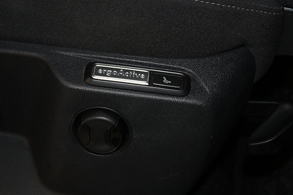 Volkswagen Tiguan Allspace 17 of 23
