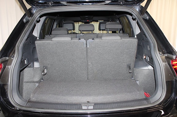 Volkswagen Tiguan Allspace 14 of 23