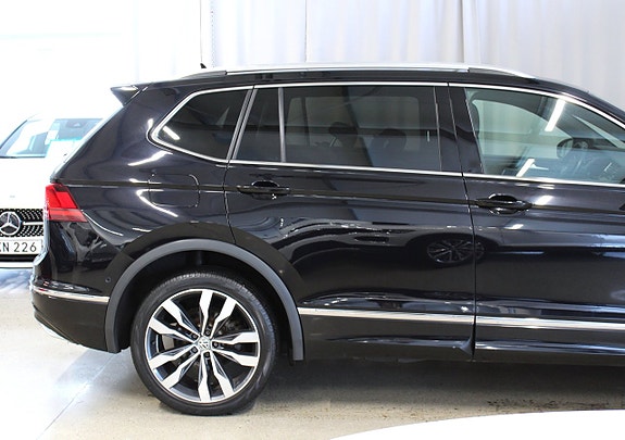 Volkswagen Tiguan Allspace 6 of 23
